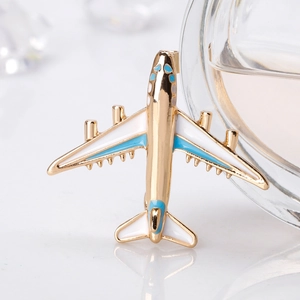 Fashionable aircraft enamel brooch pin in gold, white and blue finish for women