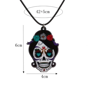 Detailed dimensions of sugar skull necklace with 6cm pendant height and 42+5cm chain length
