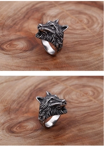 Detailed side view of vintage wolf head stainless steel ring with antique silver finish