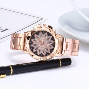 Montre à quartz élégante en or rose avec un cadran floral lotus incrusté de diamants