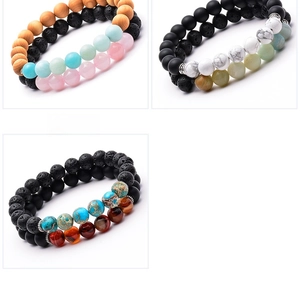 Dettaglio set bracciali in pietra lavica da 8mm e pietre naturali opache