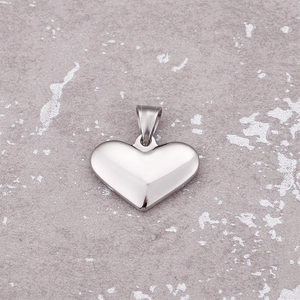 Polished silver heart pendant in minimalist stainless steel for DIY jewelry making