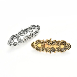 Vintage Haarclip Van Legering Met Holle Bloempatronen Reliëf Metalen Ontwerp Elegant Retro Haaraccessoire Voor Dames