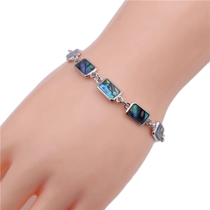 Pulsera geométrica rectangular de concha de abulón con cadena de eslabones plateados