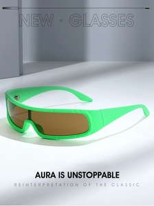 Gros plan sur les lunettes de soleil sport vert néon avec visière marron haute définition