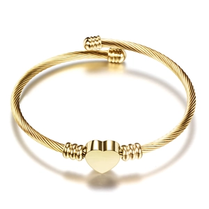 Bracciale rigido a cavo ritorto dorato con ciondolo a cuore in acciaio inossidabile