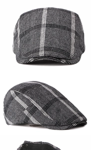 Trois angles de casquette plate à carreaux gris avec texture en laine chevron