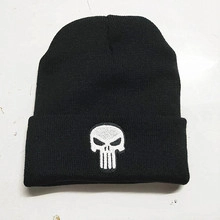 Bonnet en tricot noir avec broderie tête de mort Punisher pour homme et femme en hiver