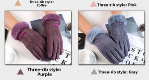 Detailansicht warmer Damen-Wildlederhandschuhe mit Zierstreifen und Kunstpelz-Besatz am Bund