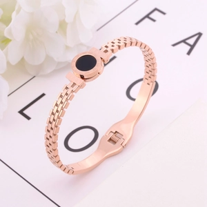 Bracelet Jonc En Acier Inoxydable Or Rose Pour Femmes Avec Disque Rond Noir Chiffres Romains Et Gravure LOVE