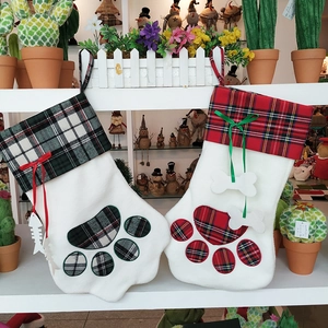 Chaussettes De Noël Peluche LED Licorne Patte De Chien Forme Tissu Écossais Décor D'os Décoration Suspendue Nouveauté