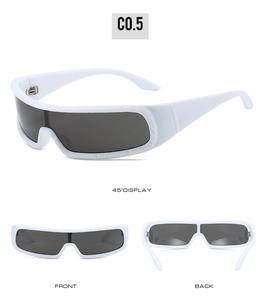Trois vues de lunettes de soleil shield blanches avec verres gris futuristes