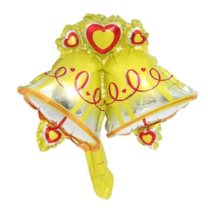 Globo de papel de aluminio de campana navideña amarilla con diseños de corazones rojos