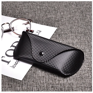 Foldable carbon fiber texture leather sunglasses case with snap closure and soft lining