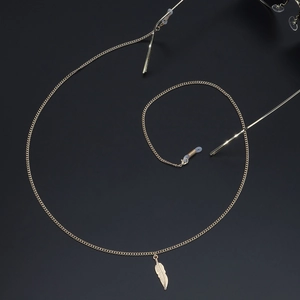 Elegant Metal Glasses Chain Strap With Leaf Feather Pendant Anti-Slip Silicone Connectors Eyewear Holder
