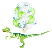 Detalle de la pancarta de dinosaurio verde Happy Birthday con globos de fiesta