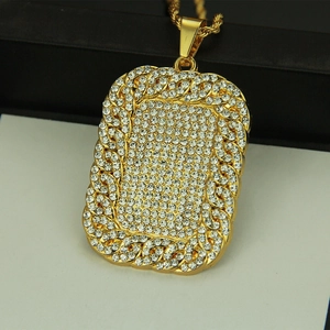 Pendentif rectangulaire doré luxueux serti de cristaux brillants pour hommes