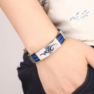 Men's stainless steel silicone bracelet with fire pattern and Greek key detailing