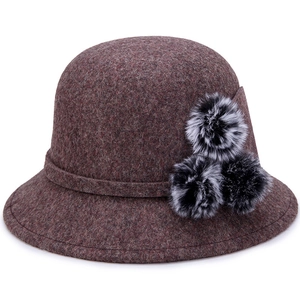 Cappello cloche in lana marrone rossastro con pompon in pelliccia e corona tonda da donna