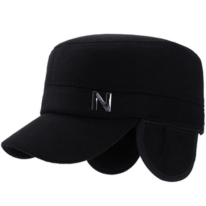 Men's winter flat cap in black wool with warm ear flaps and silver N decoration