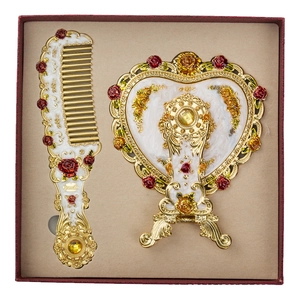 Vintage Metall Spiegel und Kamm Set mit Herzform und Rosenrelief in Geschenkbox