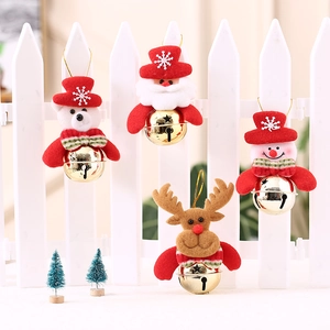 Décorations de sapin de Noël avec Père Noël, ours, cerf, bonhomme de neige et cloches