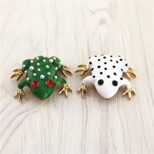 Exquisite frog brooches with green enamel, white pearls and sparkling crystal eyes