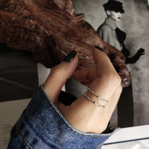 Detailed close-up of 925 sterling silver double-layer bamboo joint ring on finger