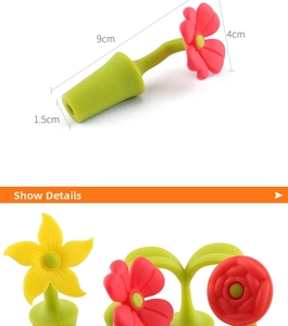 Detailed size chart of a flower-shaped silicone wine bottle stopper showing dimensions