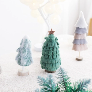 Ornamenti decorativi per albero di Natale in feltro da tavolo creativo con base in legno per festa