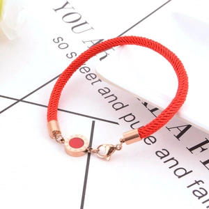 Bracelet Corde Rouge Acier Inoxydable Pendentif Rond Chiffres Romains Or Rose Bijoux Mode Élégant Accessoire Femme