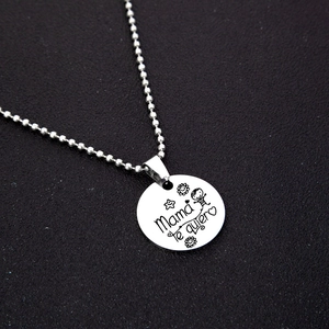 Collier avec pendentif gravé Mama te quiero en acier inoxydable et chaîne à billes