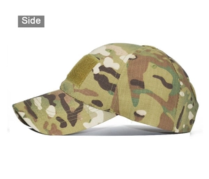 Vue latérale détaillée de la casquette tactique camouflage avec panneau velcro frontal