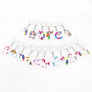Farbenfrohes Einhorn-Schlüsselanhänger-Set aus PVC in verschiedenen Posen für Partys