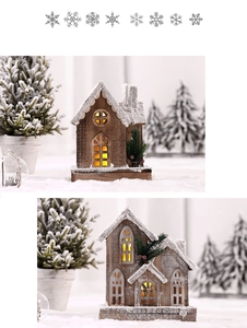 Vista dettagliata di casette di Natale in legno luminose con LED e decorazioni di neve