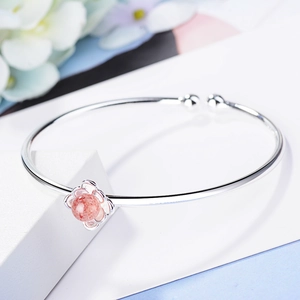 Bracciale loto in argento regolabile con cristallo fragola rosa e pietra di luna