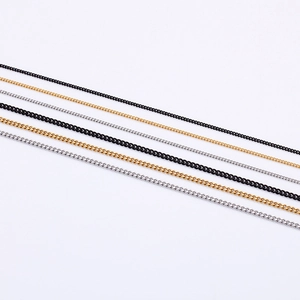 Colliers en acier inoxydable avec fermoir mousqueton en noir, or et argent pour hommes et femmes
