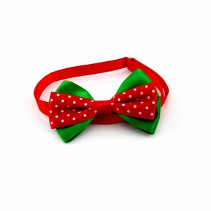 Papillon natalizio per cani con pois bianchi e campanello per piccoli animali