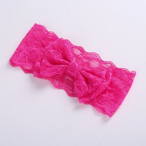 Detailed view of the pink lace baby headband with a delicate double-layer bow design