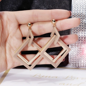 Retro geometric rhombus long acrylic drop earrings with beige resin and gold studs