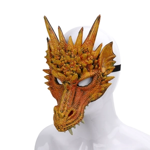 Detalle de máscara de dragón 3D con textura de escamas realista y degradado naranja