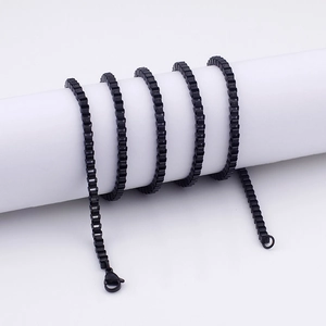 Collana a catena box in acciaio inossidabile nero lucido con chiusura a moschettone