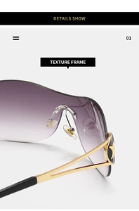 Détail des verres dégradés violets et branches en métal doré avec logo étoile 3D Y2K