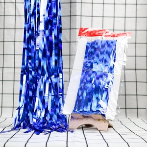 Rideau à franges bleu métallisé 1x2m pour décor de fête avec son emballage d'origine