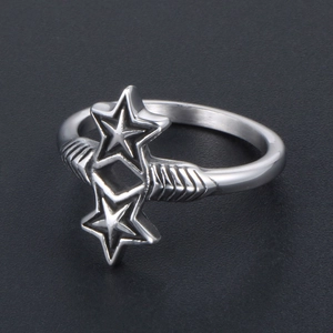 Retro star shaped silver metal ring featuring double stars and detailed wing patterns
