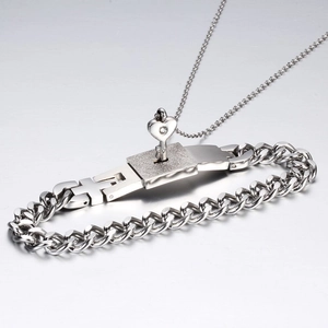 Titanium steel heart key pendant necklace and lock bracelet couple jewelry set