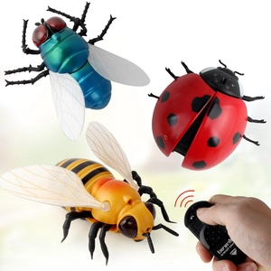 Infrarood op afstand bedienbaar insectenspeelgoed met vlieg, bij en lieveheersbeestje