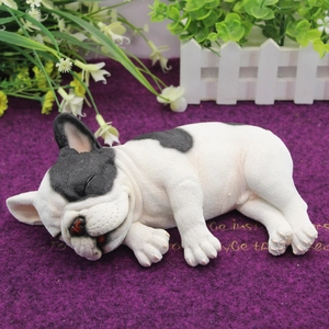 Figura decorativa de bulldog francés durmiendo en resina blanca y negra para hogar