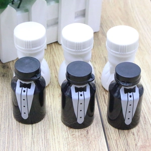 6-piece wedding bubble bottles featuring tuxedo and bridal gown designs for decor