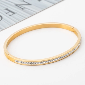 Elegant 4mm rose gold stainless steel open bangle with single row of sparkling crystals